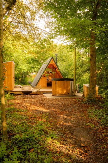 Hurkle Durkle Hut, deluxe cabin with hot tub, a cabin in Preston, Lancashire