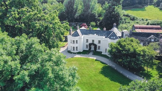 Georgian Manor in the Brecon Beacons, a house in Brecon, Wales